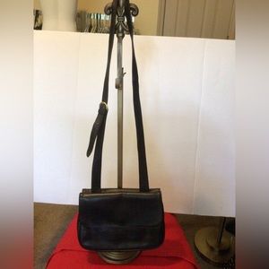Vintage Perlina Black Shoulder Bag